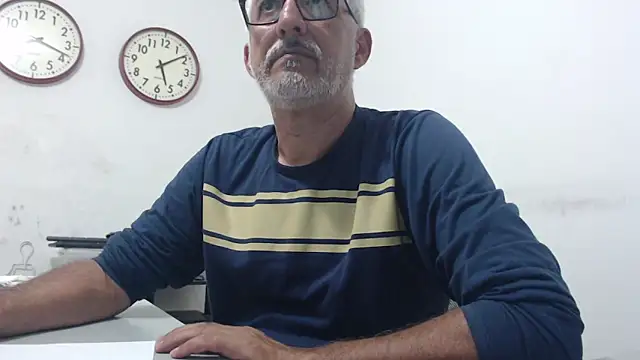 cenizo10124 online show from December 6, 2024, 10:08 pm