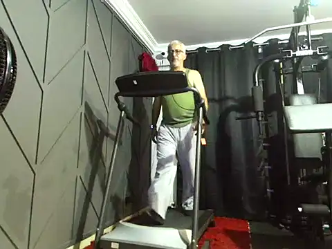 cenizo10124 online show from November 2, 2025, 2:58 am