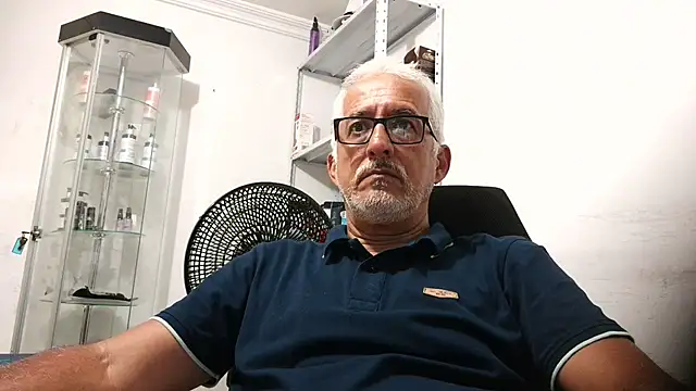 cenizo10124 online show from November 17, 2025, 9:09 pm