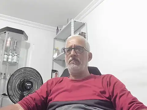 cenizo10124 online show from December 13, 2025, 10:26 pm