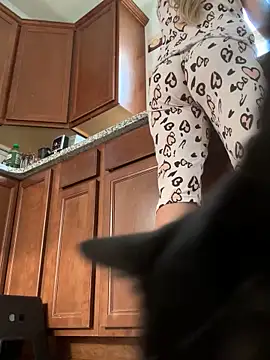 SkyelarSommer online show from October 21, 2025, 1:12 pm