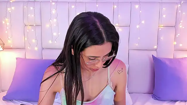 SarahSophia  online show from January 15, 2025, 5:37 pm