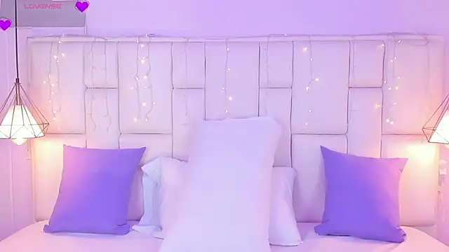 SarahSophia  online show from January 17, 2025, 11:38 am