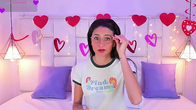 SarahSophia  online show from February 20, 2025, 11:31 am