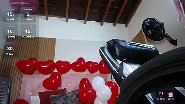 victoria  milf  online show from February 14, 2025, 7:54 pm