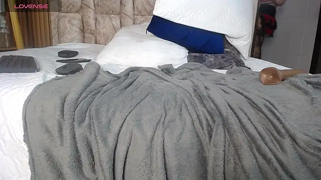 victoria  milf  online show from February 25, 2025, 10:29 pm