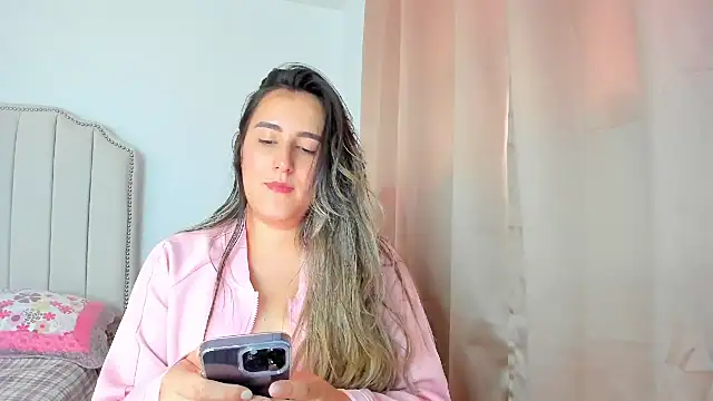 Hanna86 online show from November 24, 2025, 7:02 pm