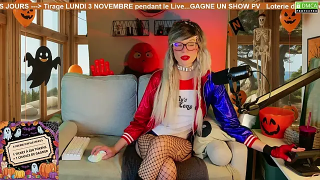 Kittychatte online show from November 1, 2025, 2:19 pm