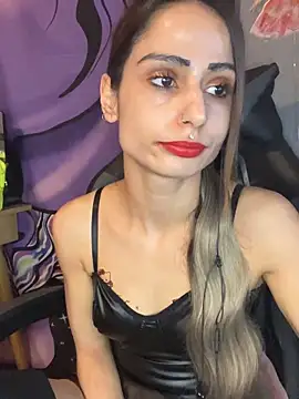 Snapshot of LaPetitechienne1 chatting on December 17, 2024, 10:11 pm LaPetitechienne1 online show from December 17, 2024, 10:11 pm