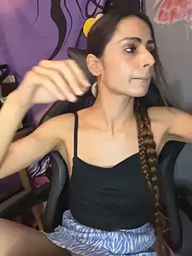 Snapshot of LaPetitechienne1 chatting on December 29, 2024, 8:48 pm LaPetitechienne1 online show from December 29, 2024, 8:48 pm