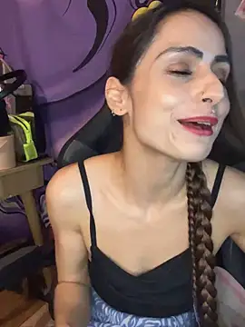 Snapshot of LaPetitechienne1 chatting on December 30, 2024, 12:00 am LaPetitechienne1 online show from December 30, 2024, 12:00 am