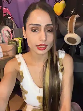 Snapshot of LaPetitechienne1 chatting on January 10, 2025, 8:07 am LaPetitechienne1 online show from January 10, 2025, 8:07 am