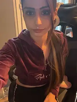Snapshot of LaPetitechienne1 chatting on January 14, 2025, 8:09 am LaPetitechienne1 online show from January 14, 2025, 8:09 am