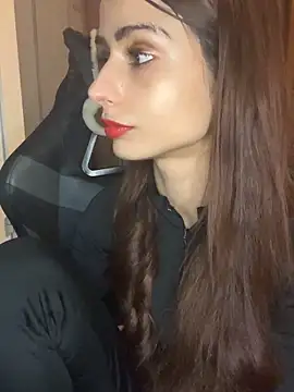 Snapshot of LaPetitechienne1 chatting on January 17, 2025, 8:13 am LaPetitechienne1 online show from January 17, 2025, 8:13 am