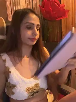 Snapshot of LaPetitechienne1 chatting on February 14, 2025, 10:58 pm LaPetitechienne1 online show from February 14, 2025, 10:58 pm