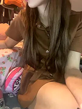 Snapshot of LaPetitechienne1 chatting on October 18, 2025, 12:24 am LaPetitechienne1 online show from October 18, 2025, 12:24 am