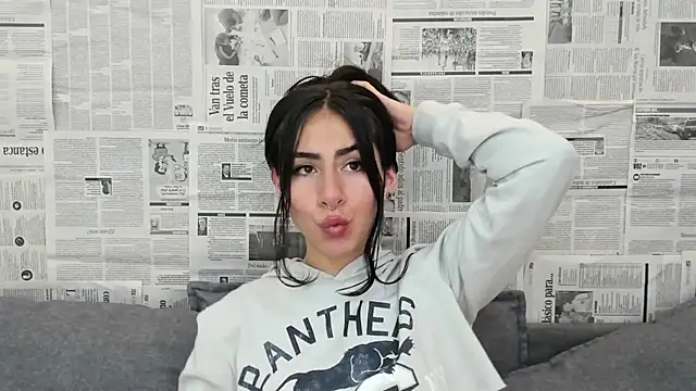 Snapshot of Mhelanny2 chatting on December 7, 2024, 2:35 pm Mhelanny2 online show from December 7, 2024, 2:35 pm
