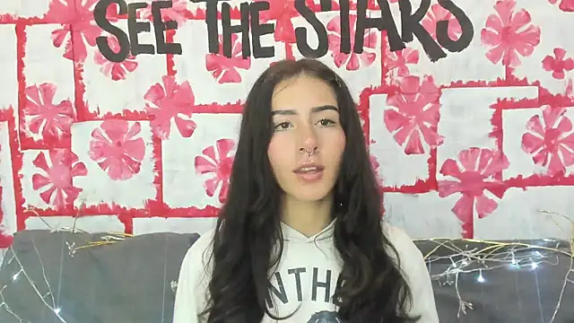 Snapshot of Mhelanny2 chatting on February 10, 2025, 2:19 am Mhelanny2 online show from February 10, 2025, 2:19 am
