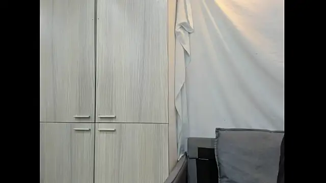 Snapshot of Mhelanny2 chatting on December 13, 2025, 8:58 pm Mhelanny2 online show from December 13, 2025, 8:58 pm