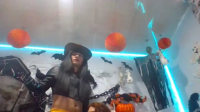 Snapshot of latintransbigcum chatting on October 15, 2025, 2:28 pm latintransbigcum online show from October 15, 2025, 2:28 pm