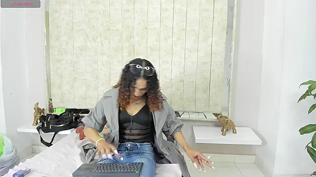 Snapshot of StefanyMiler chatting on February 12, 2025, 6:51 am StefanyMiler online show from February 12, 2025, 6:51 am