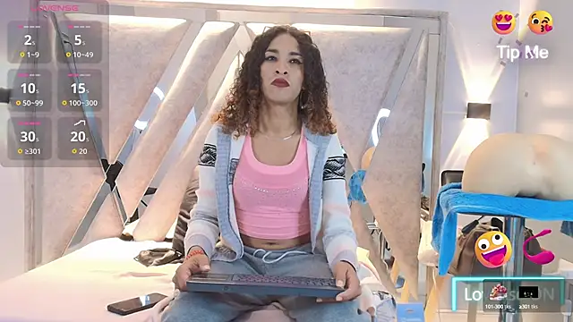 Snapshot of StefanyMiler chatting on October 14, 2025, 7:58 pm StefanyMiler online show from October 14, 2025, 7:58 pm