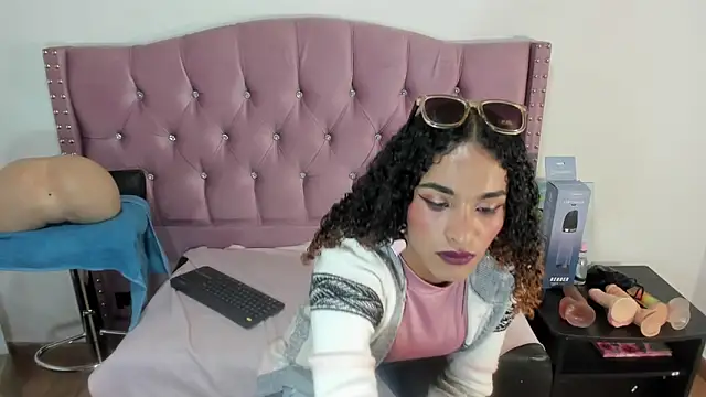 Snapshot of StefanyMiler chatting on November 21, 2025, 8:07 pm StefanyMiler online show from November 21, 2025, 8:07 pm