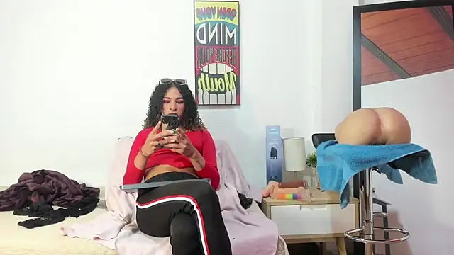 Snapshot of StefanyMiler chatting on December 4, 2025, 6:27 pm StefanyMiler online show from December 4, 2025, 6:27 pm