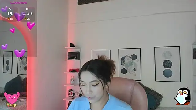 cristal  hot 1 online show from February 16, 2025, 4:09 am