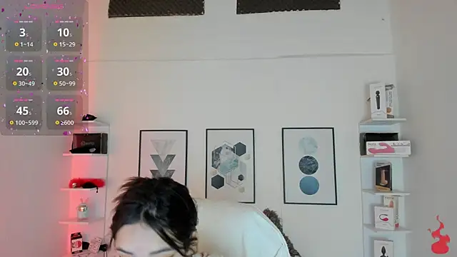 cristal  hot 1 online show from March 10, 2025, 4:07 am