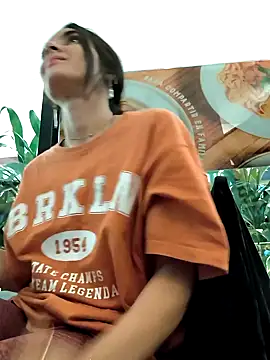 Snapshot of Sam_Sara chatting on January 29, 2025, 3:26 pm Sam Sara online show from January 29, 2025, 3:26 pm