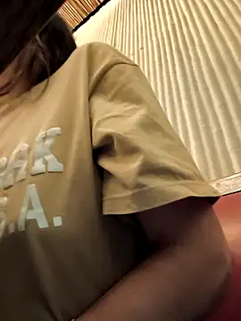 Snapshot of Sam_Sara chatting on February 5, 2025, 12:31 am Sam Sara online show from February 5, 2025, 12:31 am