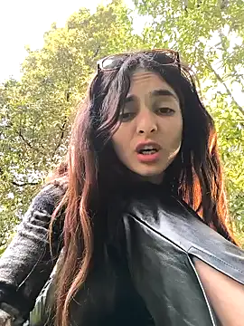 Snapshot of Sam_Sara chatting on February 10, 2025, 9:58 pm Sam Sara online show from February 10, 2025, 9:58 pm