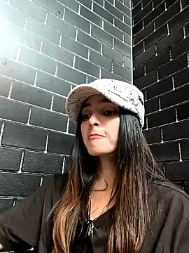 Snapshot of Sam_Sara chatting on February 11, 2025, 5:40 pm Sam Sara online show from February 11, 2025, 5:40 pm