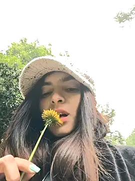 Snapshot of Sam_Sara chatting on February 11, 2025, 8:42 pm Sam Sara online show from February 11, 2025, 8:42 pm