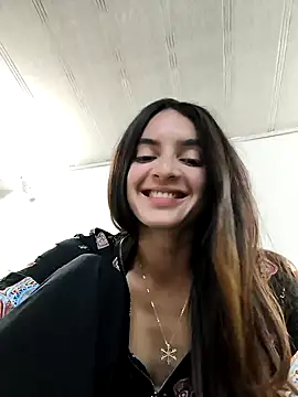 Snapshot of Sam_Sara chatting on February 13, 2025, 12:24 am Sam Sara online show from February 13, 2025, 12:24 am