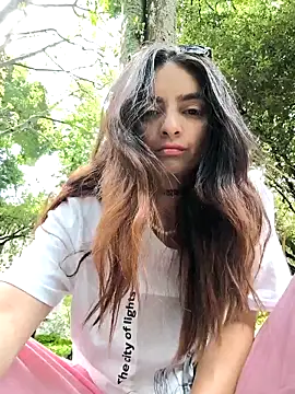 Snapshot of Sam_Sara chatting on February 17, 2025, 4:15 pm Sam Sara online show from February 17, 2025, 4:15 pm