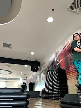 Snapshot of Sam_Sara chatting on February 20, 2025, 5:40 pm Sam Sara online show from February 20, 2025, 5:40 pm