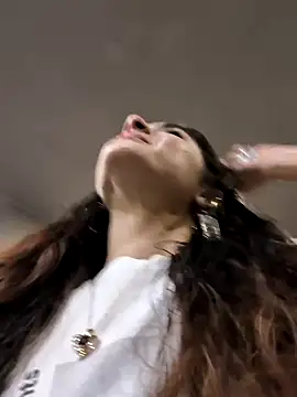 Snapshot of Sam_Sara chatting on February 25, 2025, 2:22 pm Sam Sara online show from February 25, 2025, 2:22 pm