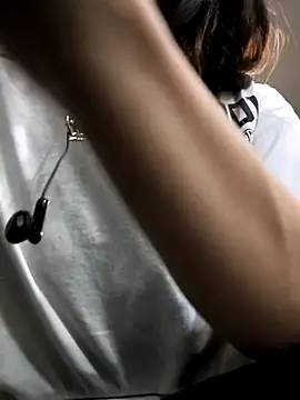 Snapshot of Sam_Sara chatting on February 27, 2025, 4:32 pm Sam Sara online show from February 27, 2025, 4:32 pm