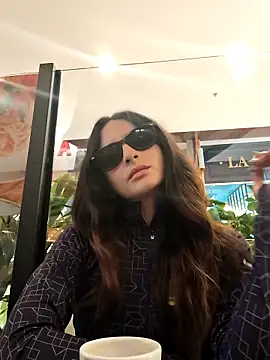 Snapshot of Sam_Sara chatting on March 5, 2025, 2:01 pm Sam Sara online show from March 5, 2025, 2:01 pm