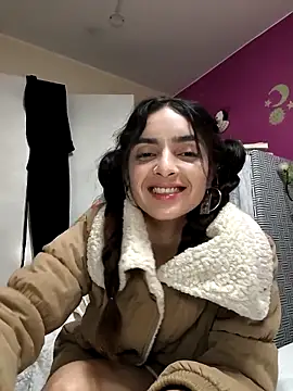 Snapshot of Sam_Sara chatting on March 6, 2025, 4:19 am Sam Sara online show from March 6, 2025, 4:19 am