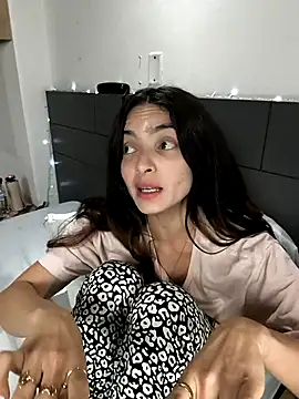 Snapshot of Sam_Sara chatting on March 8, 2025, 4:34 am Sam Sara online show from March 8, 2025, 4:34 am