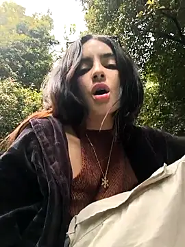 Snapshot of Sam_Sara chatting on March 8, 2025, 3:35 pm Sam Sara online show from March 8, 2025, 3:35 pm