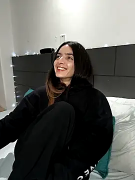 Snapshot of Sam_Sara chatting on March 14, 2025, 10:05 pm Sam Sara online show from March 14, 2025, 10:05 pm