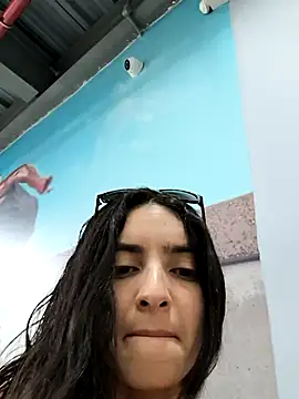 Snapshot of Sam_Sara chatting on March 20, 2025, 8:08 pm Sam Sara online show from March 20, 2025, 8:08 pm