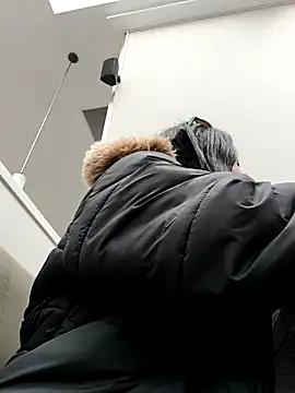 Snapshot of Sam_Sara chatting on March 22, 2025, 5:52 pm Sam Sara online show from March 22, 2025, 5:52 pm