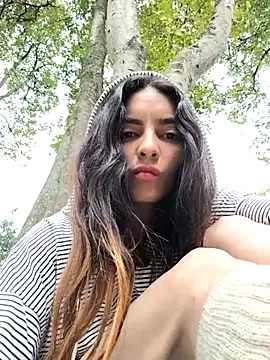 Snapshot of Sam_Sara chatting on September 8, 2025, 5:45 pm Sam Sara online show from September 8, 2025, 5:45 pm