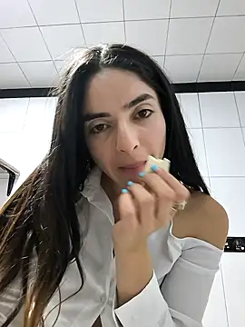 Snapshot of Sam_Sara chatting on September 14, 2025, 5:17 am Sam Sara online show from September 14, 2025, 5:17 am