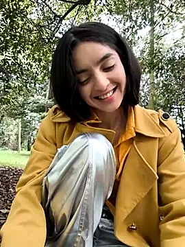 Snapshot of Sam_Sara chatting on October 13, 2025, 5:35 pm Sam Sara online show from October 13, 2025, 5:35 pm